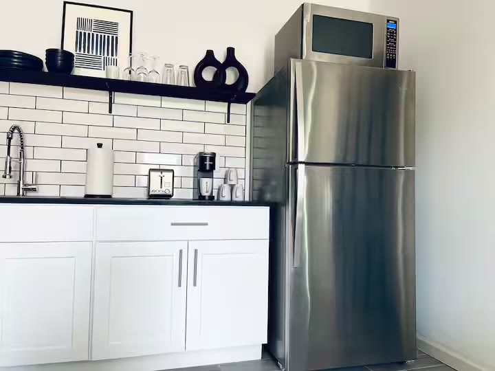 Detached Studio Guesthouse full kitchen at a direct-booking vacation rental in Phoenix, Arizona