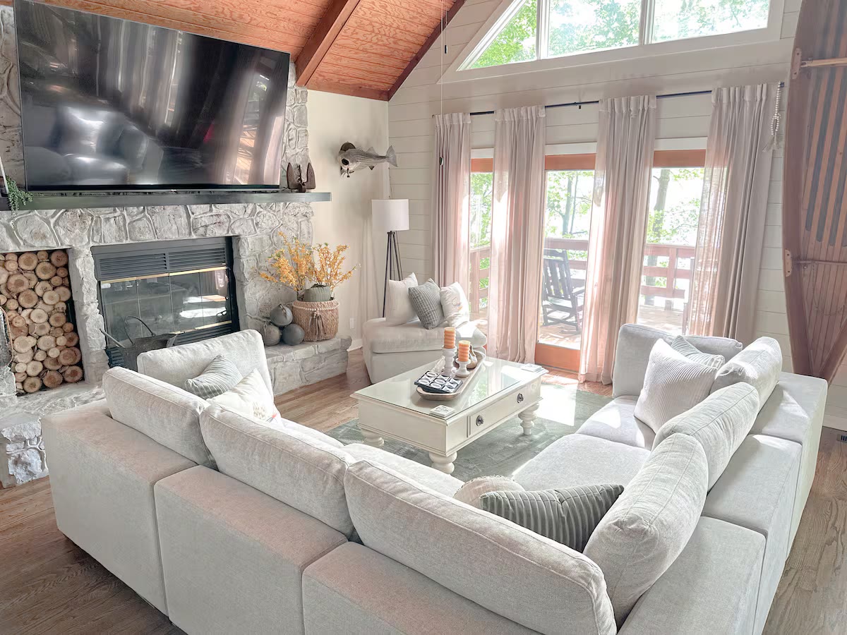 Weiss Lake House with Private Dock living room lake house decor at a direct-booking vacation rental in Cedar Bluff, Alabama